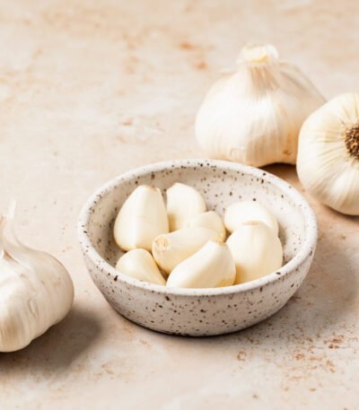 FRESH PEELED GARLIC 1LB